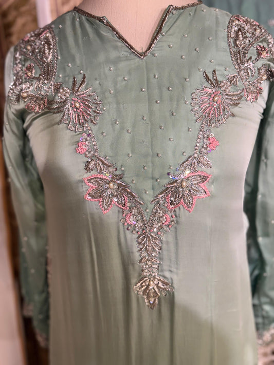 Majesty Mint — A luxurious Bridesmaid Dress