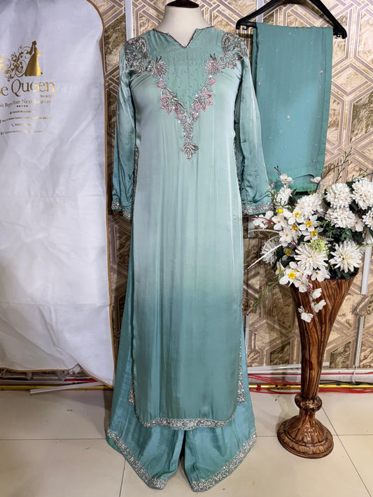 Majesty Mint — A luxurious Bridesmaid Dress