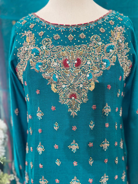 Emerald Elegance – A Khaadi Net Bridesmaid PartyWear Dress