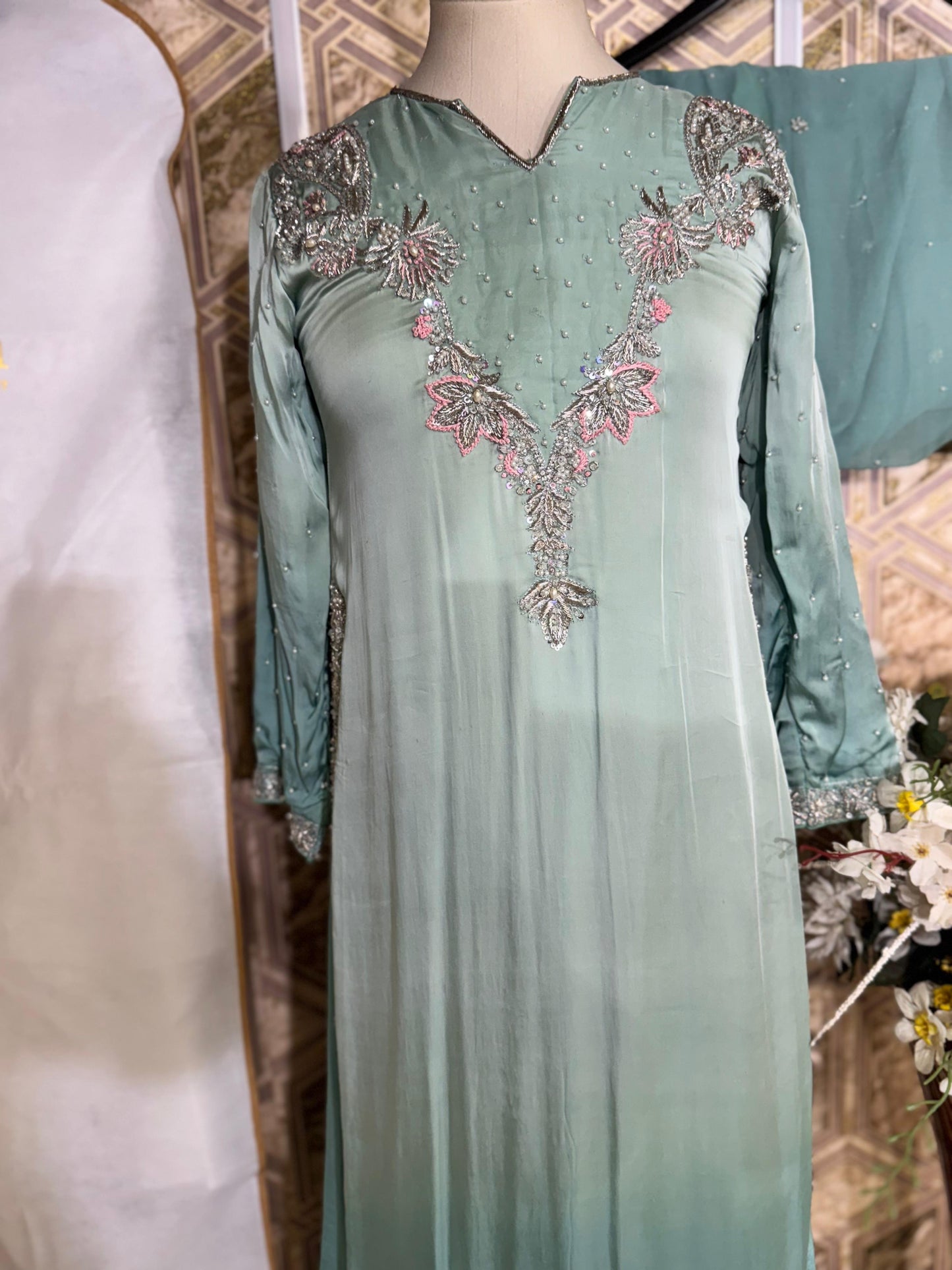 Majesty Mint — A luxurious Bridesmaid Dress